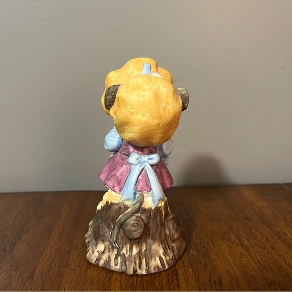 Norcross vintage handcrafted fine porcelain bisque figurine by Seymour Mann. - Picture 3 of 8